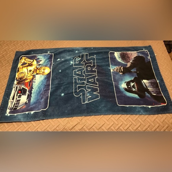 Vtg STAR WARS BEACH TOWEL w/Darth Vader, Death Star, C-3PO& R2-D2 48x24” - Picture 1 of 7